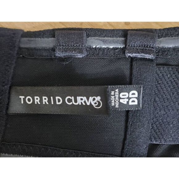 Torrid Curve Bra 40DD - Picture 4 of 5